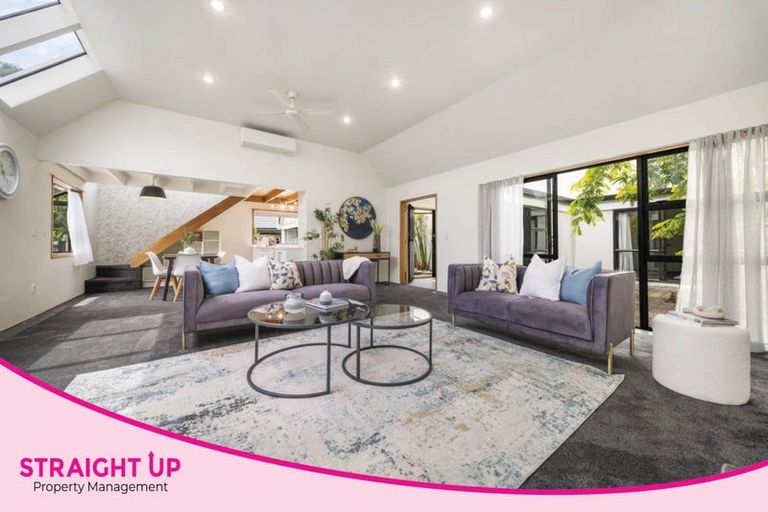 Photo of property in 91 Manhattan Heights, Glendene, Auckland, 0602