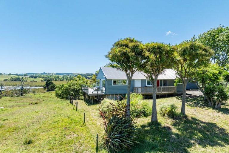 Photo of property in 47 Merril Road, Paparoa, 0571