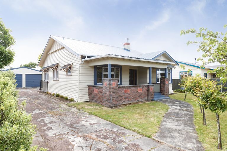 Photo of property in 16 Karamu Avenue, Takaro, Palmerston North, 4410