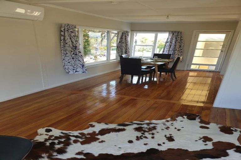 Photo of property in 1/7 Savoy Road, Glen Eden, Auckland, 0602