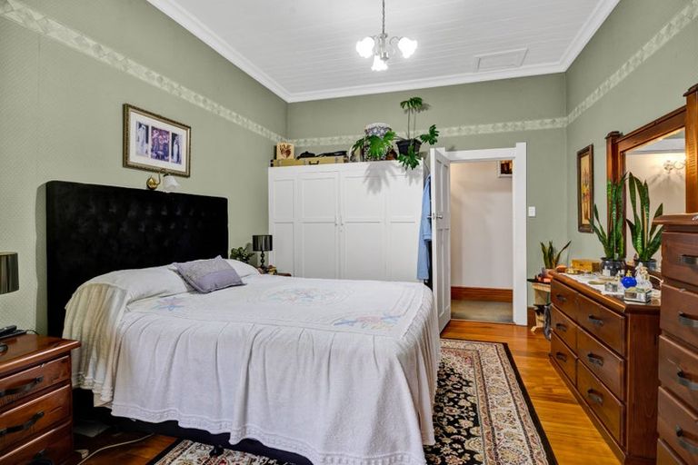 Photo of property in 237 South Road, Hawera, 4610