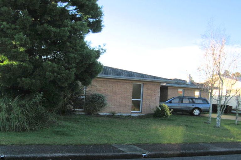 Photo of property in 10 Lillian Place, Orewa, 0931