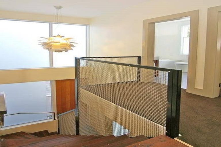 Photo of property in 54 Hawker Street, Mount Victoria, Wellington, 6011