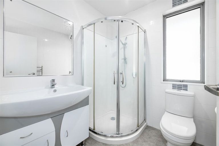 Photo of property in 127 Rangeview Road, Sunnyvale, Auckland, 0612