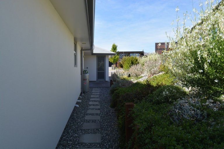 Photo of property in 4 Avalanche Place, Wanaka, 9305