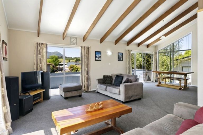 Photo of property in 2 Newberry Place, Richmond Heights, Taupo, 3330
