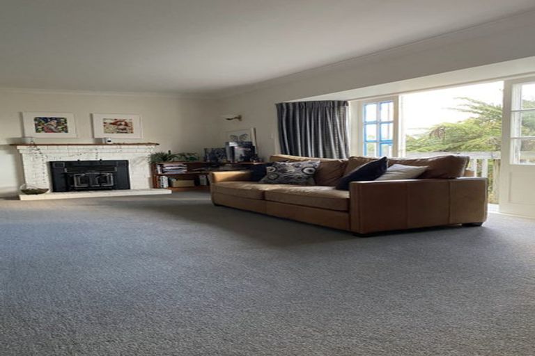 Photo of property in 107 Matipo Road, Mairangi Bay, Auckland, 0630