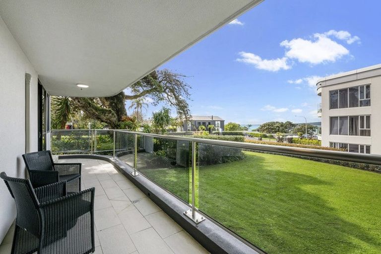 Photo of property in 5c The Promenade, Takapuna, Auckland, 0622