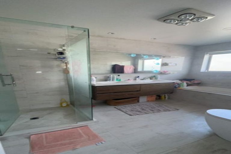 Photo of property in 1 Allegro Way, Oteha, Auckland, 0632