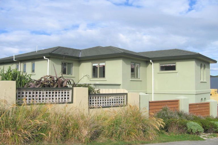 Photo of property in 23 Jordan Street, Island Bay, Wellington, 6023