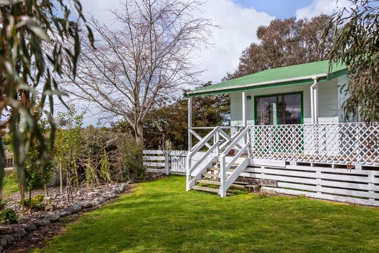 Photo of property in 32 Bidwills Cutting Road, Greytown, 5794