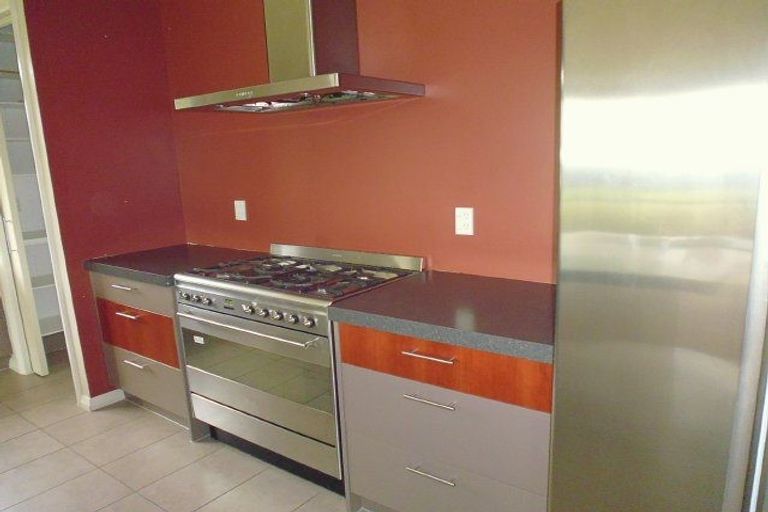 Photo of property in 9 Puriri Road, Waikanae, 5036