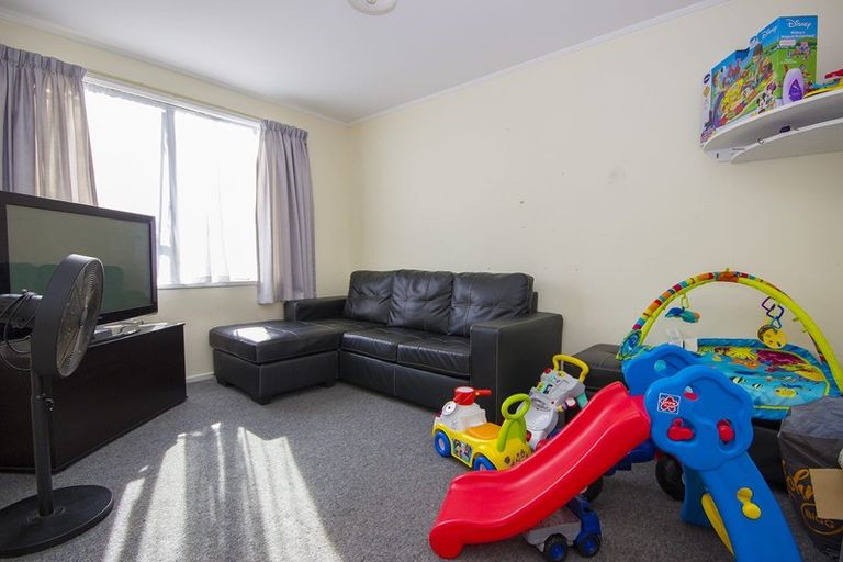 Photo of property in 25 Balloch Street, Randwick Park, Auckland, 2105