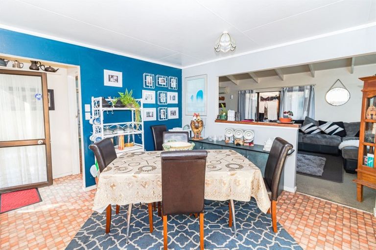 Photo of property in 15 Waitote Street, Castlecliff, Whanganui, 4501