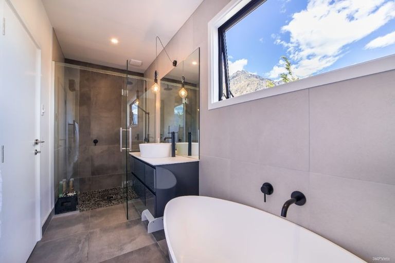 Photo of property in 6 Branigan Court, Jacks Point, Queenstown, 9371