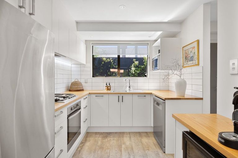 Photo of property in 9 Wakelin Place, Redwood, Christchurch, 8051