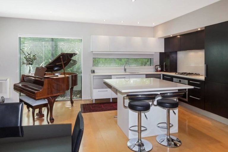 Photo of property in 94 Office Road, Merivale, Christchurch, 8014