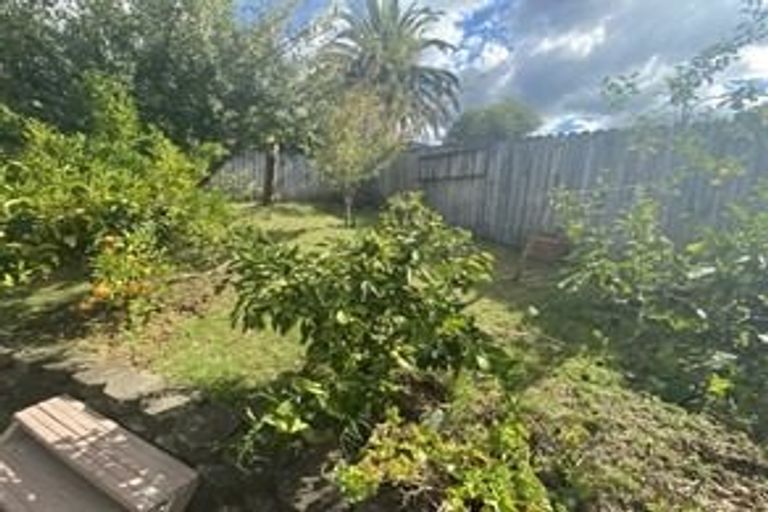 Photo of property in 15 Malin Place, Pinehill, Auckland, 0632