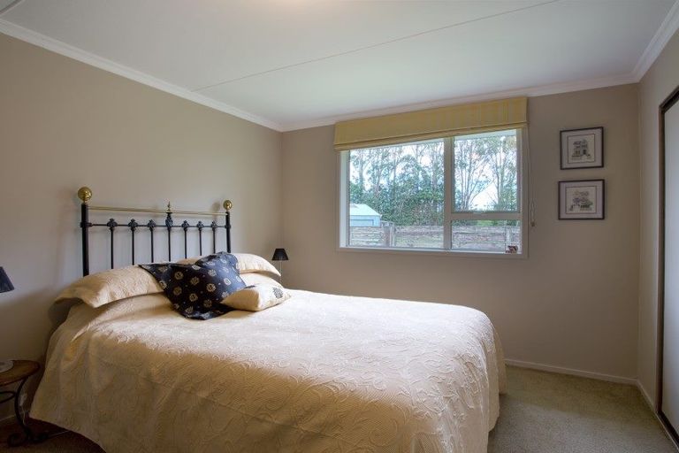 Photo of property in 73 Simon Road, Winton, 9781