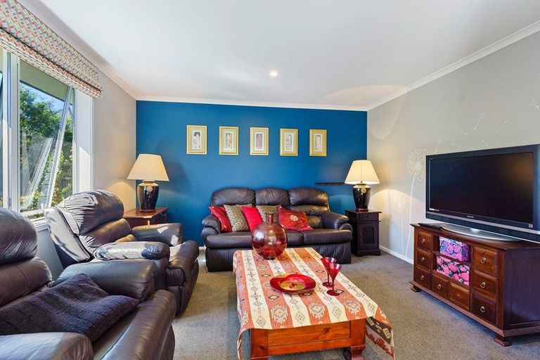 Photo of property in 63 Waipunahau Road, Waikanae, 5036