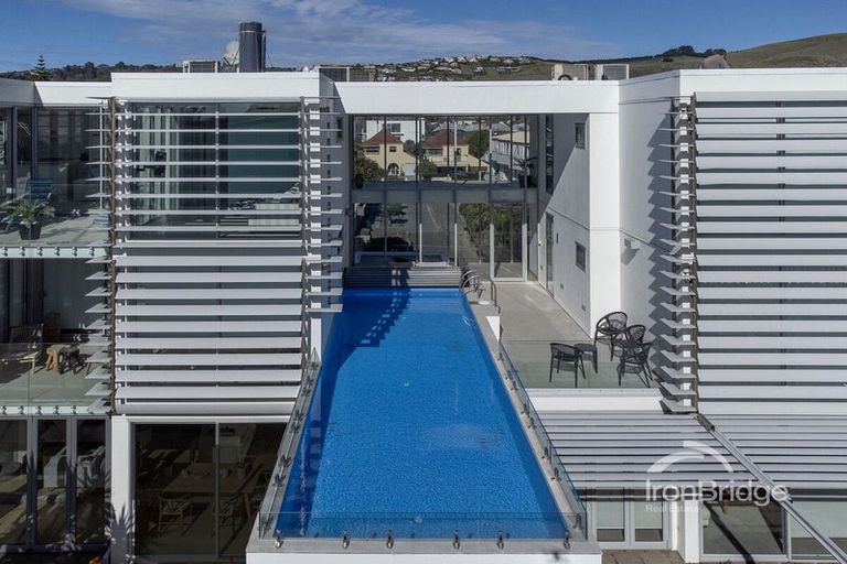 Photo of property in 1/22 Esplanade, Sumner, Christchurch, 8081