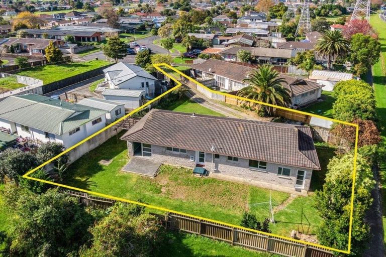 Photo of property in 50 Latham Avenue, Pakuranga, Auckland, 2010