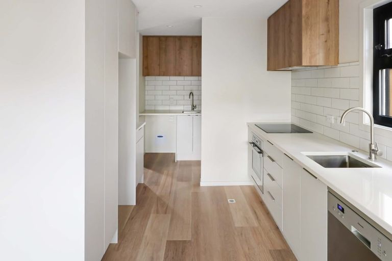 Photo of property in 9/489 Riverside Drive, Fairfield, Lower Hutt, 5011