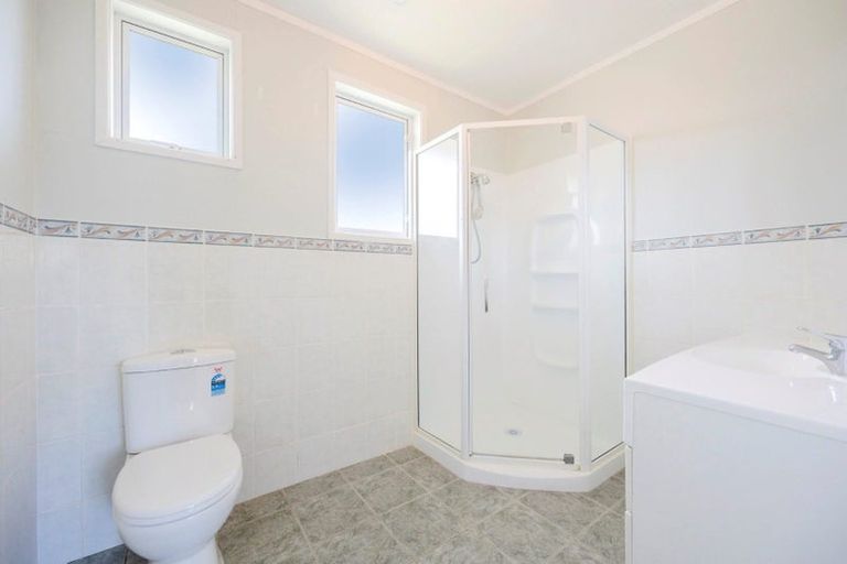 Photo of property in 57a Tiroroa Avenue, Te Atatu South, Auckland, 0610