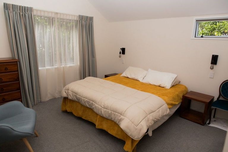 Photo of property in 8 Burma Road, Khandallah, Wellington, 6035