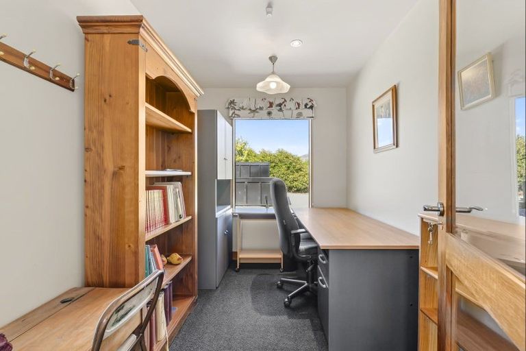 Photo of property in 117 Riverbank Road, Wanaka, 9382