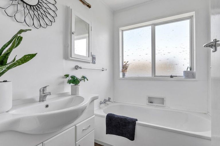 Photo of property in 6b York Street, Eltham, 4322