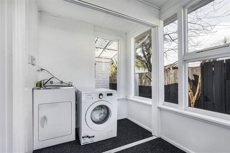 Photo of property in 15 Roa Road, Fendalton, Christchurch, 8041