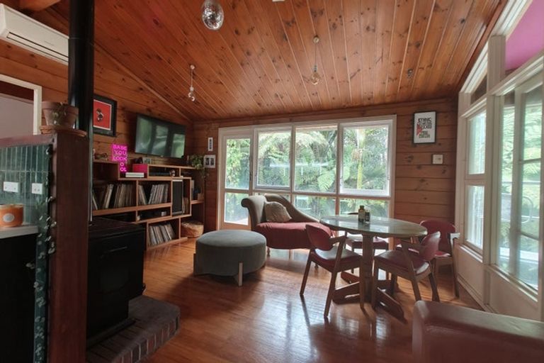 Photo of property in 26 Sylvan Valley Avenue, Titirangi, Auckland, 0604