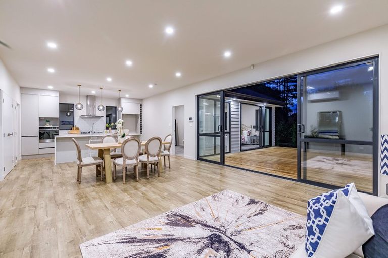 Photo of property in 9 Dida Park Drive, Kumeu, 0810