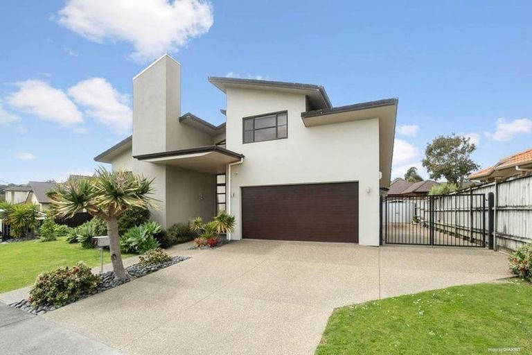 Photo of property in 7 Bronwylian Drive, Flat Bush, Auckland, 2016
