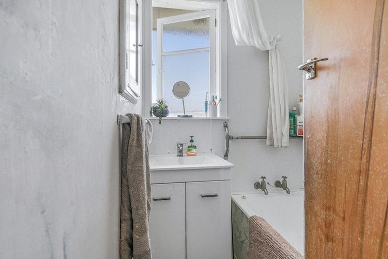 Photo of property in 22 Carrington Avenue, Hillcrest, Hamilton, 3216