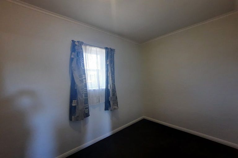Photo of property in 1/31 Hanlon Crescent, Narrow Neck, Auckland, 0624