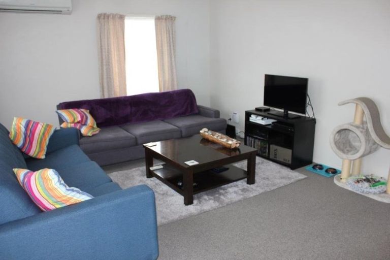 Photo of property in 59b Seaview Road, Marfell, New Plymouth, 4310