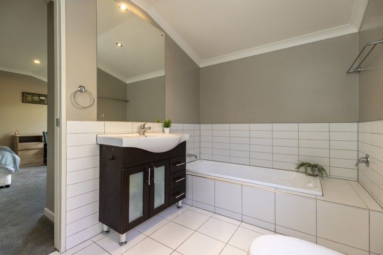 Photo of property in 7 Jade Lane, Paraparaumu, 5032