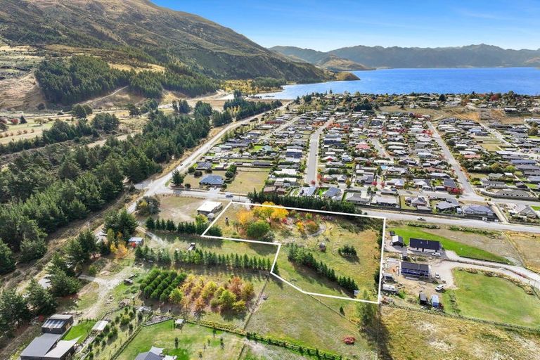 Photo of property in 8 Cemetery Road, Lake Hawea, Wanaka, 9382
