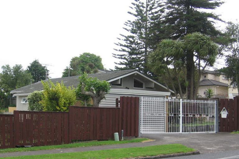 Photo of property in 105 Reeves Road, Pakuranga Heights, Auckland, 2010