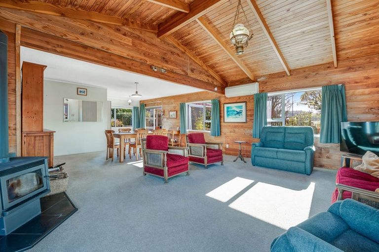 Photo of property in 1 Hinemoa Place, Snells Beach, 0920