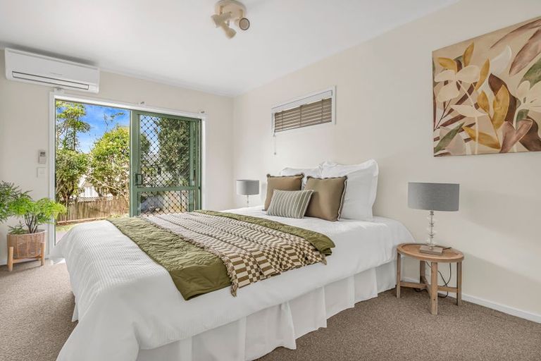 Photo of property in 2/267 Glenfield Road, Hillcrest, Auckland, 0627