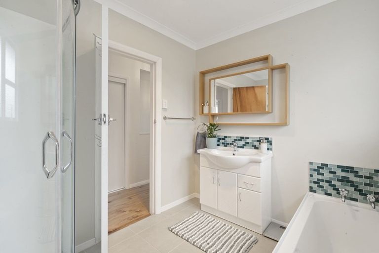 Photo of property in 1 Fairfax Terrace, Frankleigh Park, New Plymouth, 4310