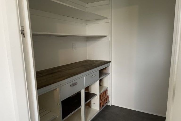 Photo of property in 15 Botanical Road, Takaro, Palmerston North, 4412