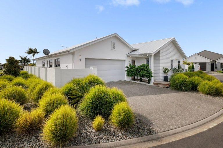 Photo of property in 1 Astelia Lane, Papamoa Beach, Papamoa, 3118