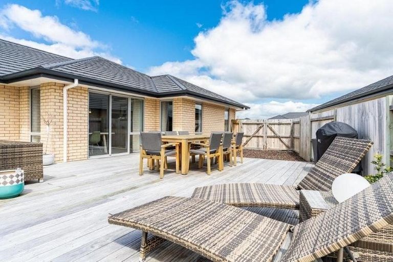 Photo of property in 45 Kowi Lakes Drive, One Tree Point, 0118