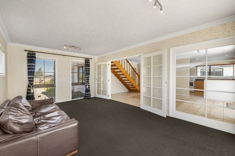 Photo of property in 49 Sturrocks Road, Redwood, Christchurch, 8051