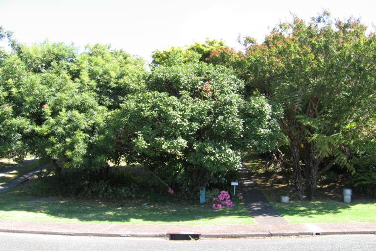 Photo of property in 1 Charmaine Road, Torbay, Auckland, 0630