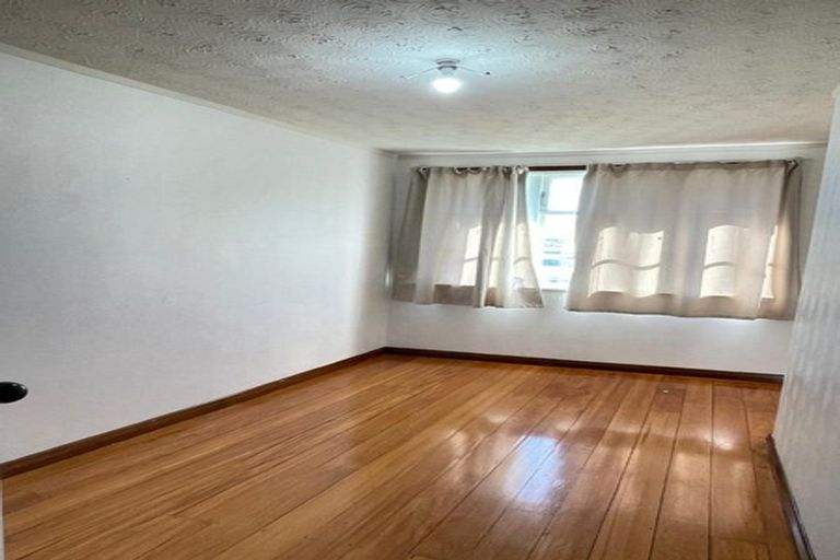 Photo of property in 87 Hillsborough Road, Hillsborough, Auckland, 1042